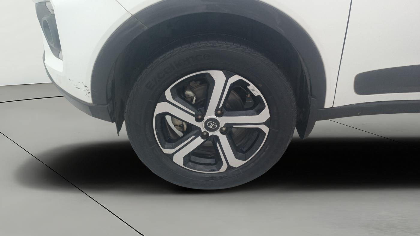2022 Tata NEXON XZ PLUS (PREMIUM) PETROL, Petrol, Manual, 37,379 km, Left Front Wheel