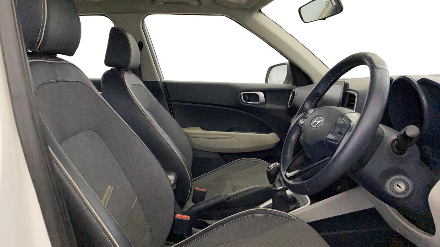 2019 Hyundai VENUE SX 1.0 TURBO DUAL TONE, Petrol, Manual, 74,862 km, Right Side Front Door Cabin