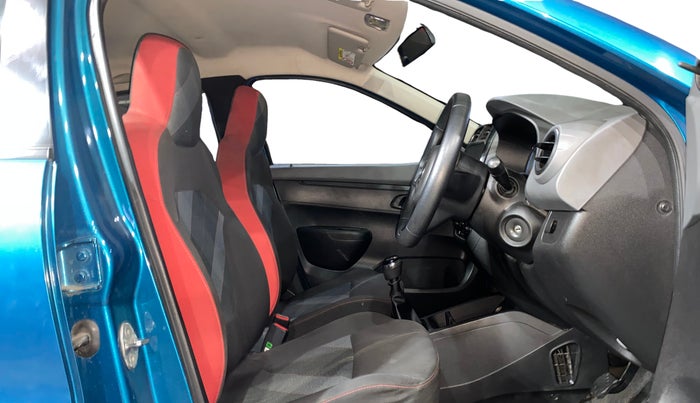 2021 Renault Kwid RXT 1.0 (O), Petrol, Manual, 23,674 km, Right Side Front Door Cabin