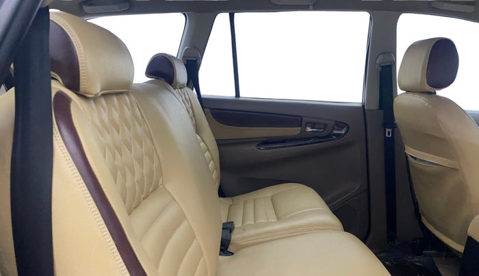 2015 Toyota Innova 2.5 VX 8 STR, Diesel, Manual, 1,02,630 km, Right Side Rear Door Cabin