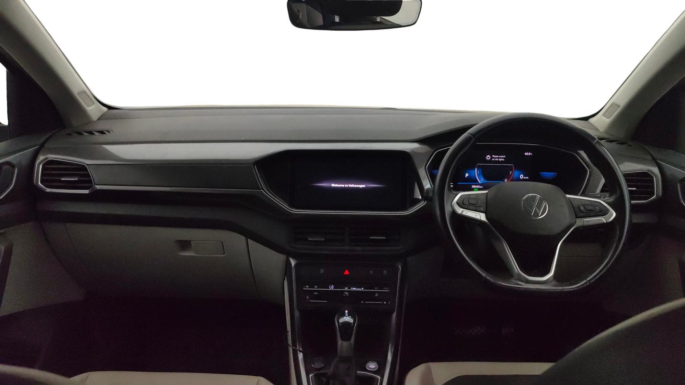2022 Volkswagen TAIGUN TOPLINE 1.0 TSI AT, Petrol, Automatic, 28,405 km, Dashboard