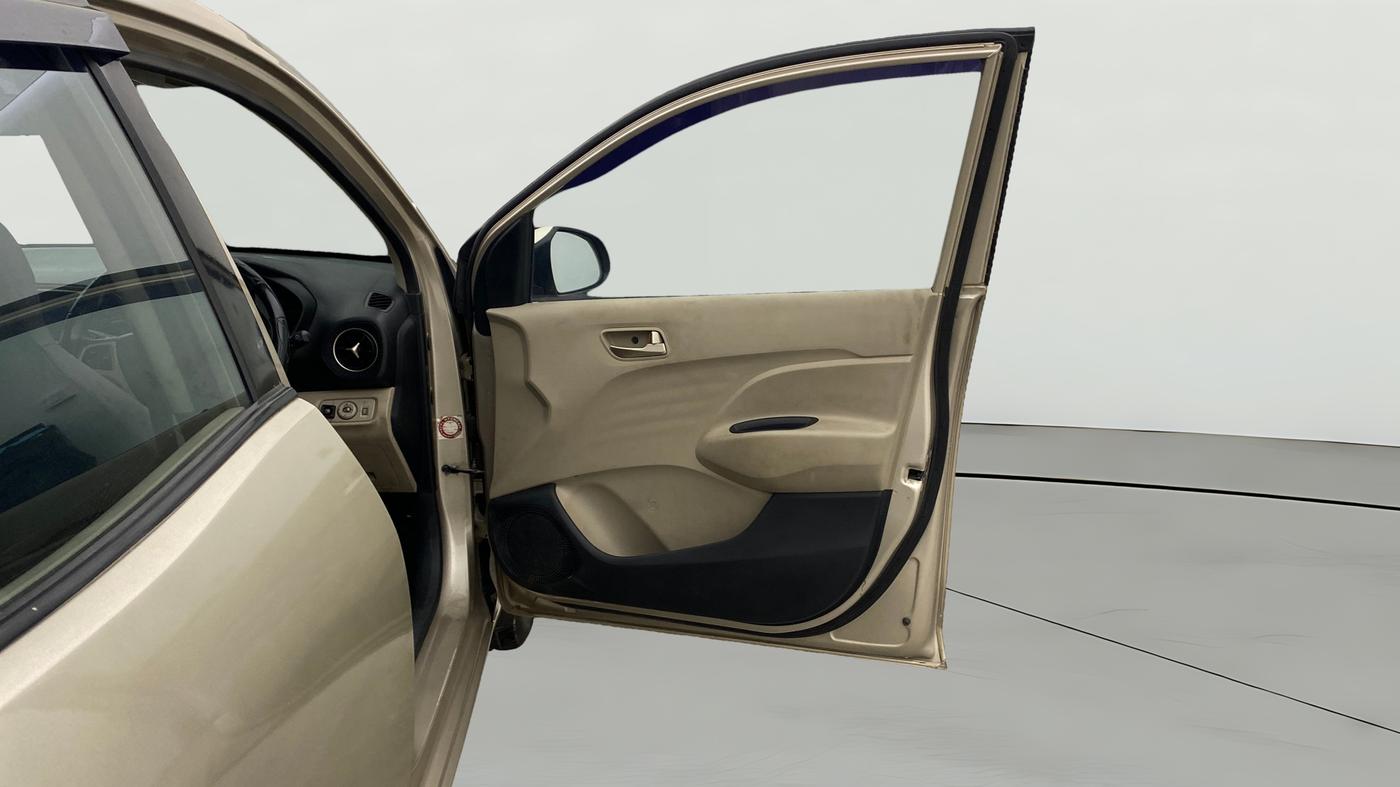 2019 Hyundai NEW SANTRO ASTA AMT, CNG, Automatic, 94,532 km, RHS Front Door