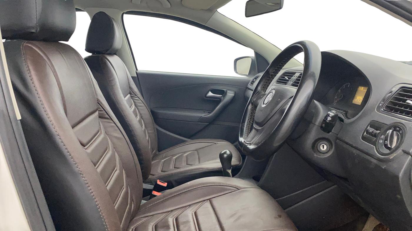 2015 Volkswagen Polo COMFORTLINE 1.2L, Petrol, Manual, 1,23,456 km, Right Side Front Door Cabin