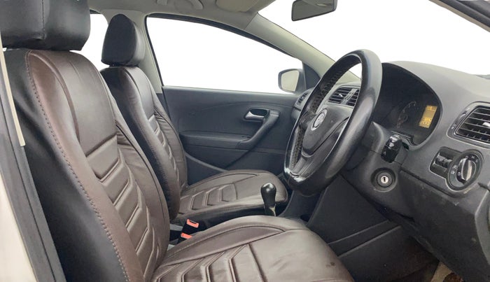 2015 Volkswagen Polo COMFORTLINE 1.2L, Petrol, Manual, 1,02,403 km, Right Side Front Door Cabin