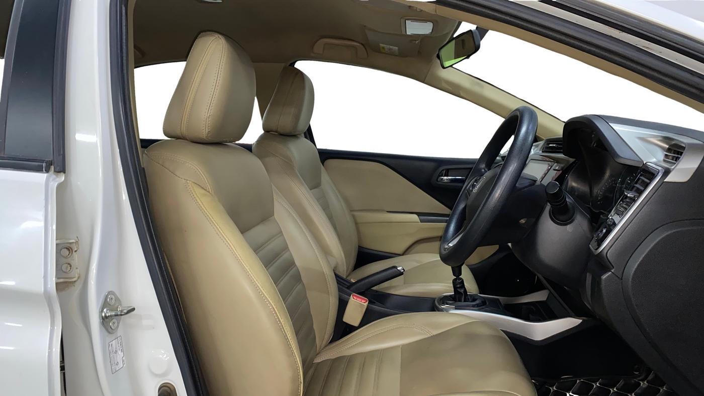 2022 Honda City 1.5L I-VTEC V MT 4TH GEN, Petrol, Manual, 83,460 km, Right Side Front Door Cabin