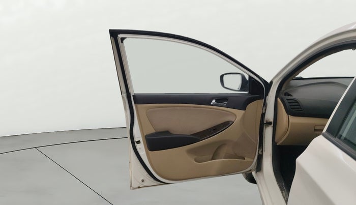 2014 Hyundai Verna FLUIDIC 1.6 VTVT EX, Petrol, Manual, 95,810 km, LHS Front Door