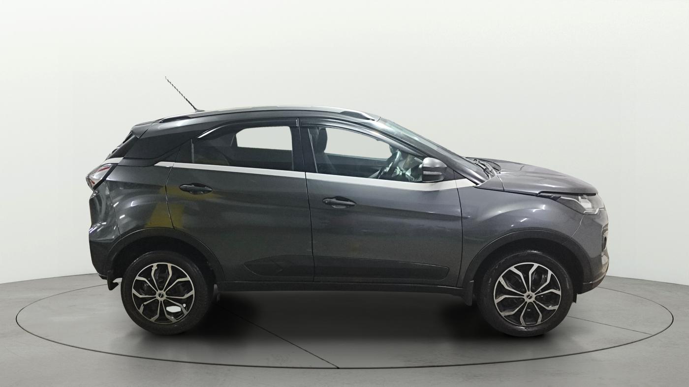 2021 Tata NEXON XM SUNROOF PETROL, Petrol, Manual, 67,382 km, Right Side View