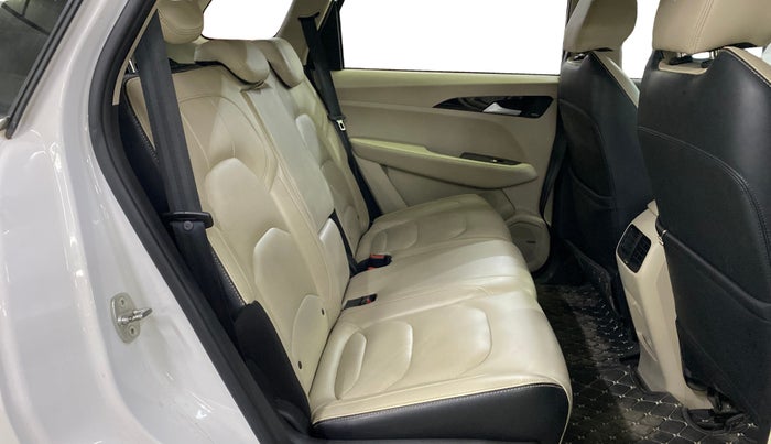 2021 MG HECTOR SHARP HYBRID 1.5 PETROL, Petrol, Manual, 40,268 km, Right Side Rear Door Cabin