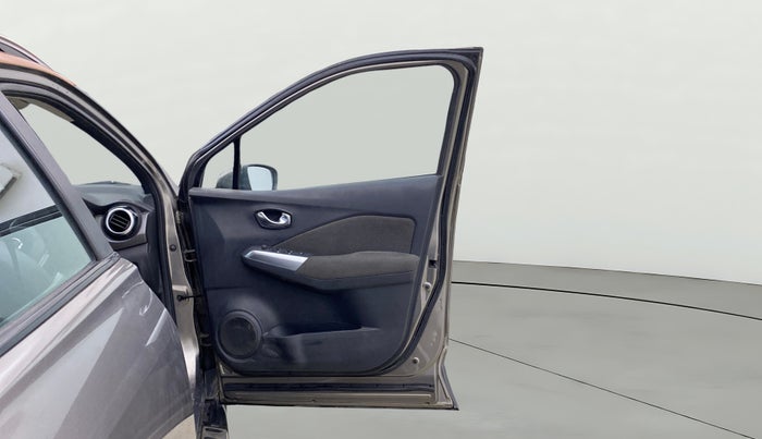 2019 Nissan Kicks XV 1.5, Petrol, Manual, 50,014 km, RHS Front Door