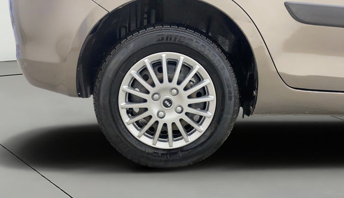 2016 Maruti Swift Dzire VDI, Diesel, Manual, 1,10,876 km, Right Rear Wheel