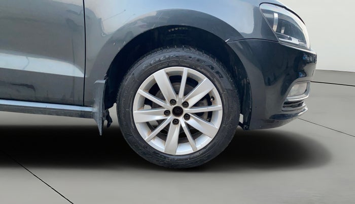 2016 Volkswagen Polo HIGHLINE1.2L, Petrol, Manual, 41,153 km, Right Front Wheel