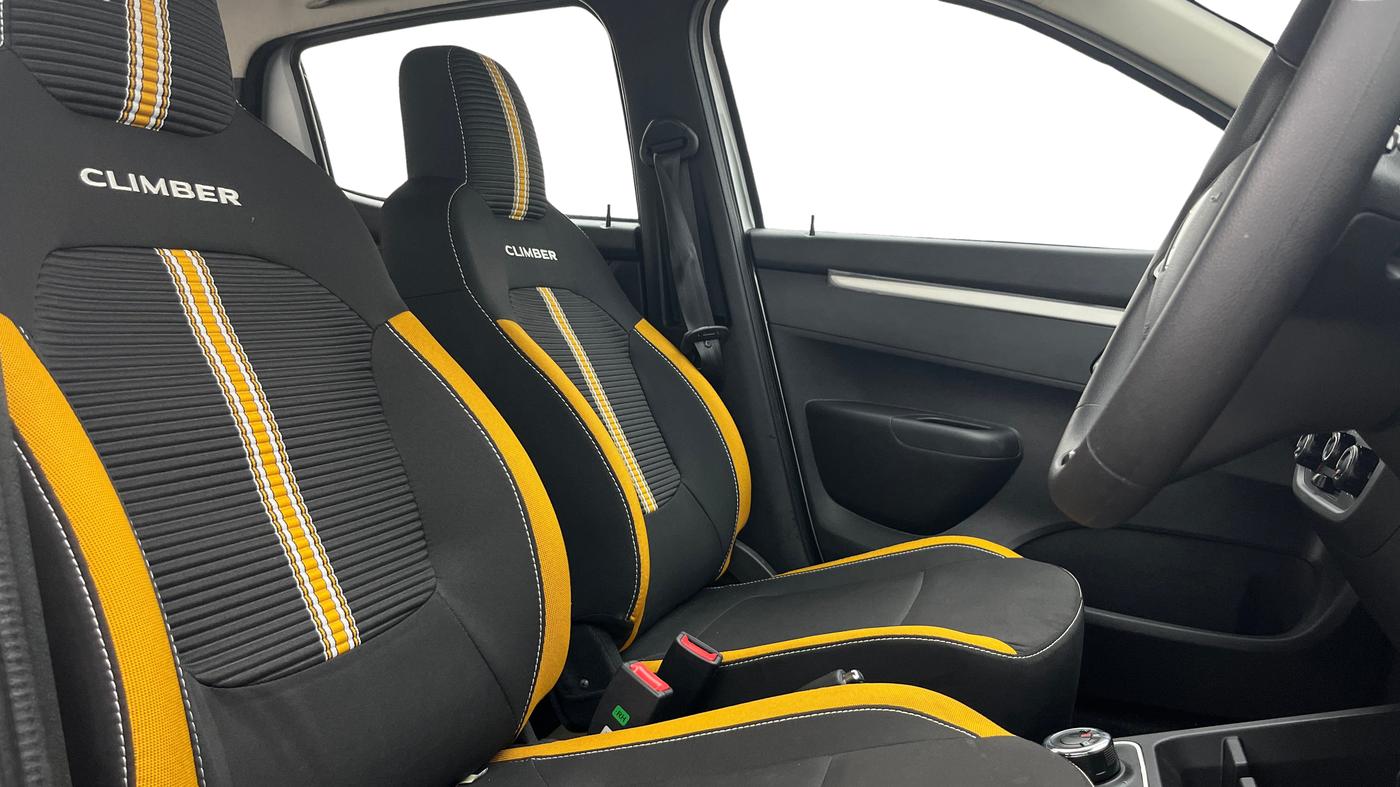 2024 Renault Kwid CLIMBER AMT 1.0, Petrol, Automatic, 1,187 km, Right Side Front Door Cabin