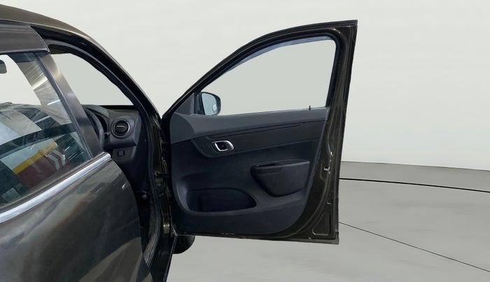 2019 Renault Kwid RXT 1.0 (O), Petrol, Manual, 31,468 km, RHS Front Door