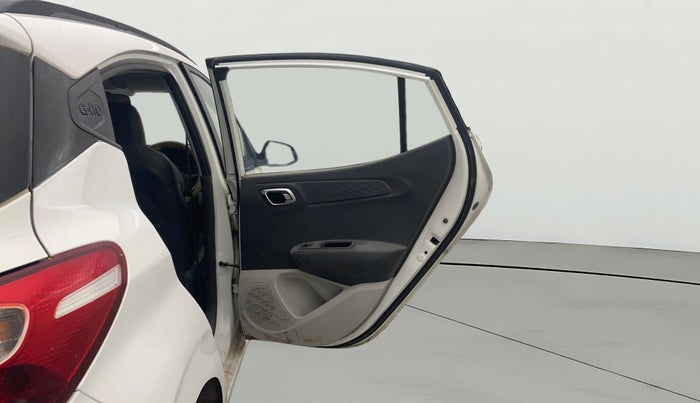 2021 Hyundai GRAND I10 NIOS SPORTZ U2 1.2 CRDI, Diesel, Manual, 1,06,167 km, RHS Rear Door