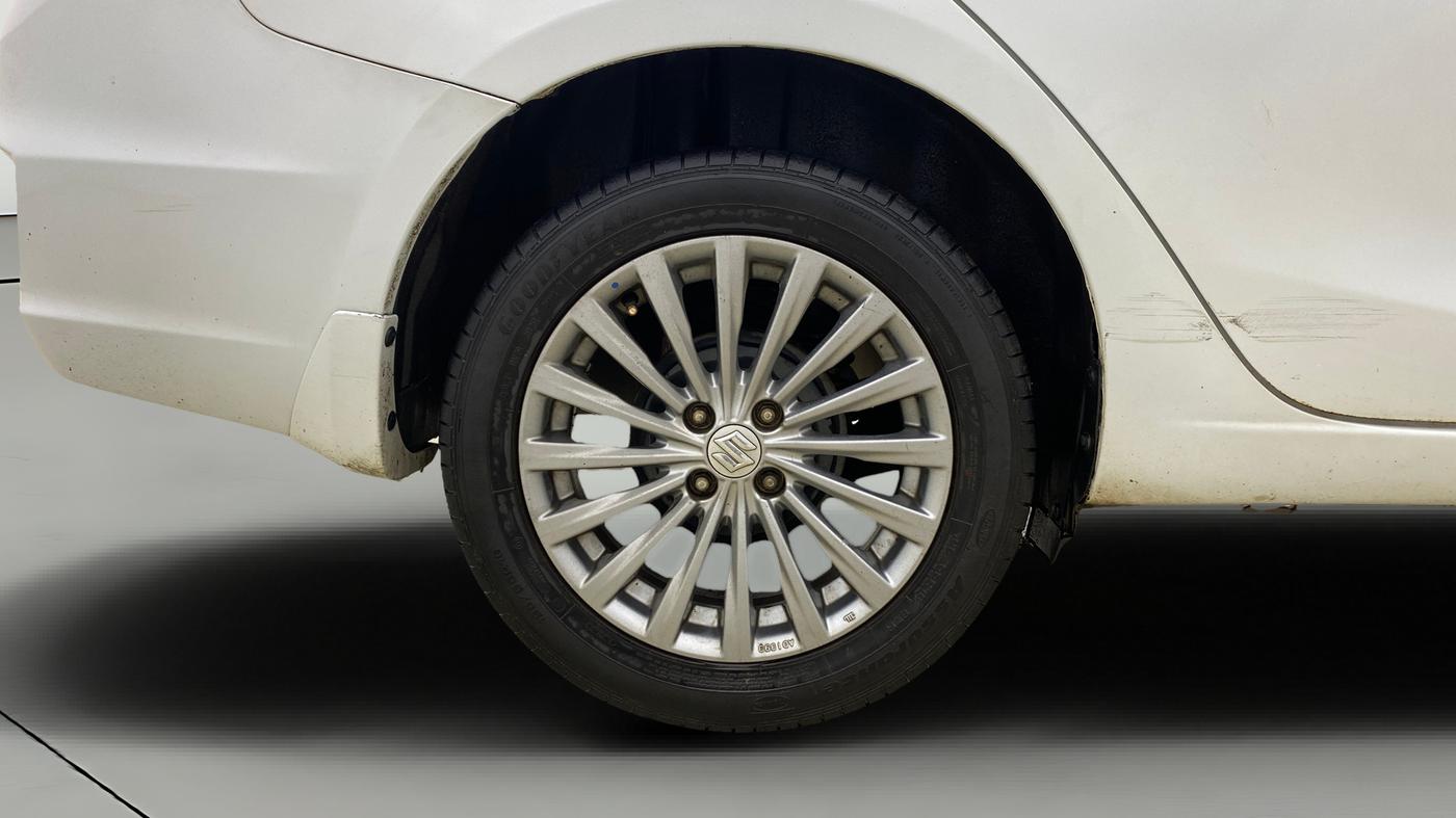 2016 Maruti Ciaz ZXI+, Petrol, Manual, 66,270 km, Right Rear Wheel