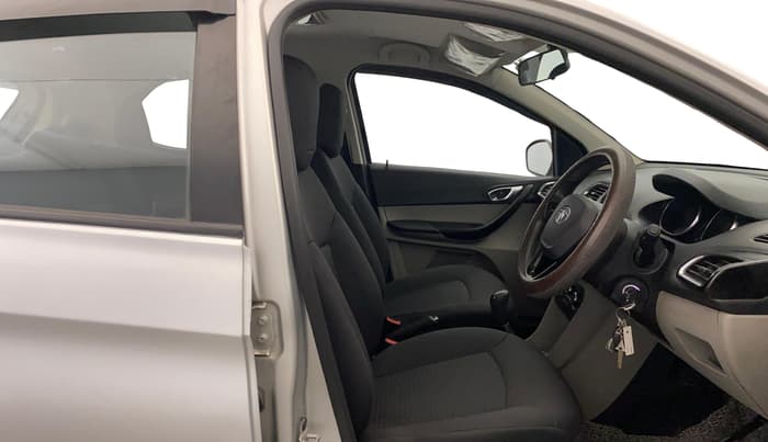 2018 Tata Tiago XZ PETROL, Petrol, Manual, 1,81,325 km, Right Side Front Door Cabin
