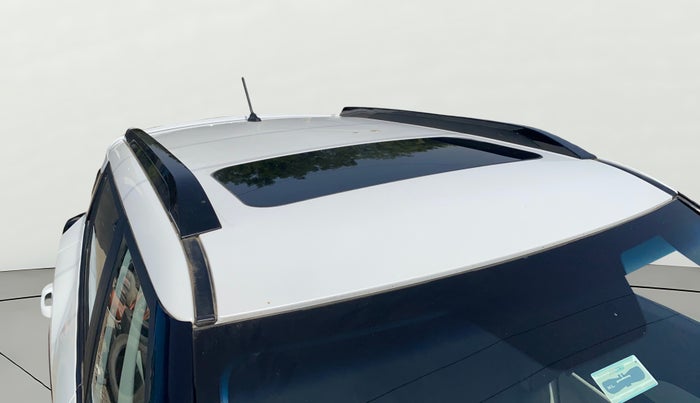 2024 Mahindra XUV 3XO AX5 1.2 L TCMPFI AT, Petrol, Automatic, 41,138 km, Roof