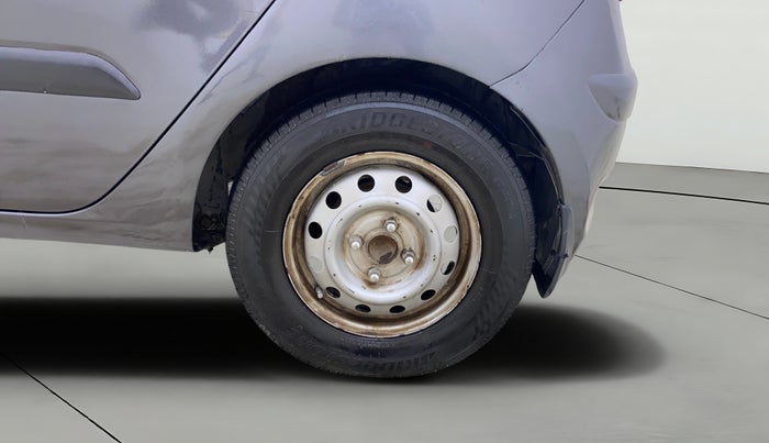 2012 Hyundai i10 MAGNA 1.1, CNG, Manual, 1,05,771 km, Left Rear Wheel