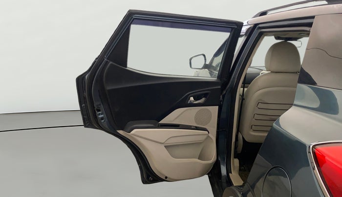 2021 Mahindra XUV300 W8 (O) 1.2 PETROL AMT, Petrol, Automatic, 45,205 km, LHS Rear Door