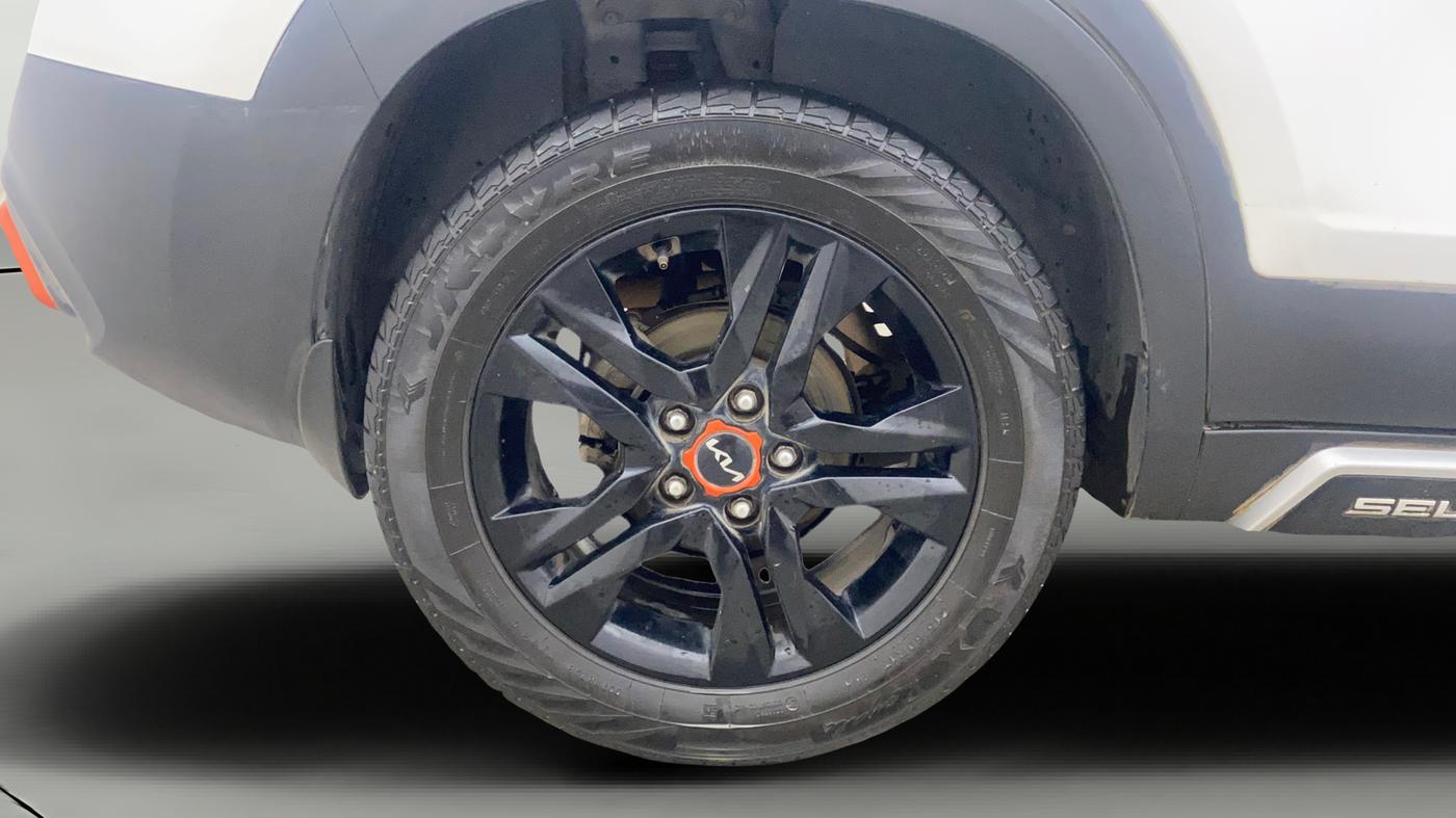 2021 KIA SELTOS HTX ANNIVERSARY EDITION 1.5 PETROL, Petrol, Manual, 1,06,646 km, Right Rear Wheel