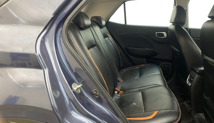 2020 Hyundai VENUE SX 1.0 TURBO, Petrol, Manual, 88,104 km, Right Side Rear Door Cabin