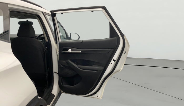 2023 KIA SELTOS  HTK 1.5 PETROL MT, Petrol, Manual, 20,556 km, RHS Rear Door