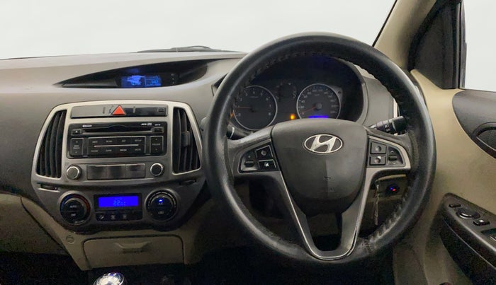 2012 Hyundai i20 SPORTZ 1.2, CNG, Manual, 1,20,834 km, Steering Wheel Close Up