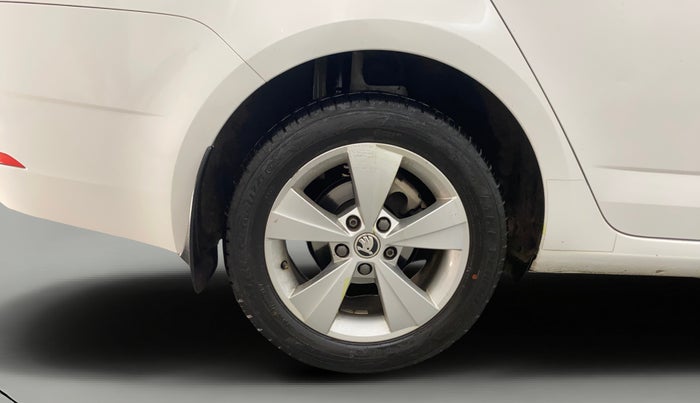 2019 Skoda Octavia AMBITION 1.4 TSI, Petrol, Manual, 94,162 km, Right Rear Wheel