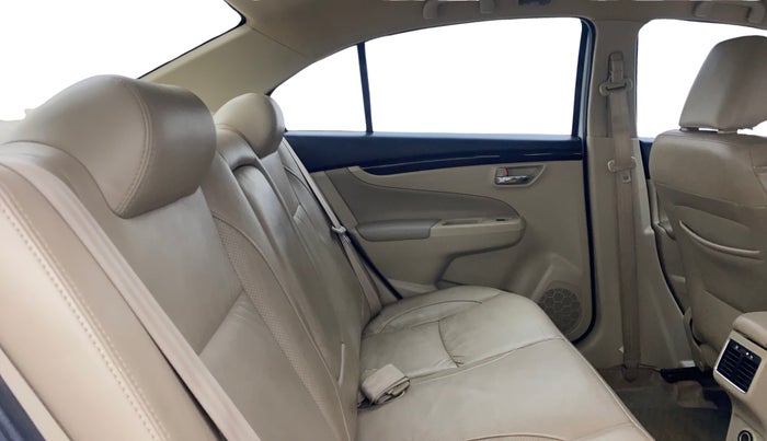 2016 Maruti Ciaz ZXI+, Petrol, Manual, 33,951 km, Right Side Rear Door Cabin