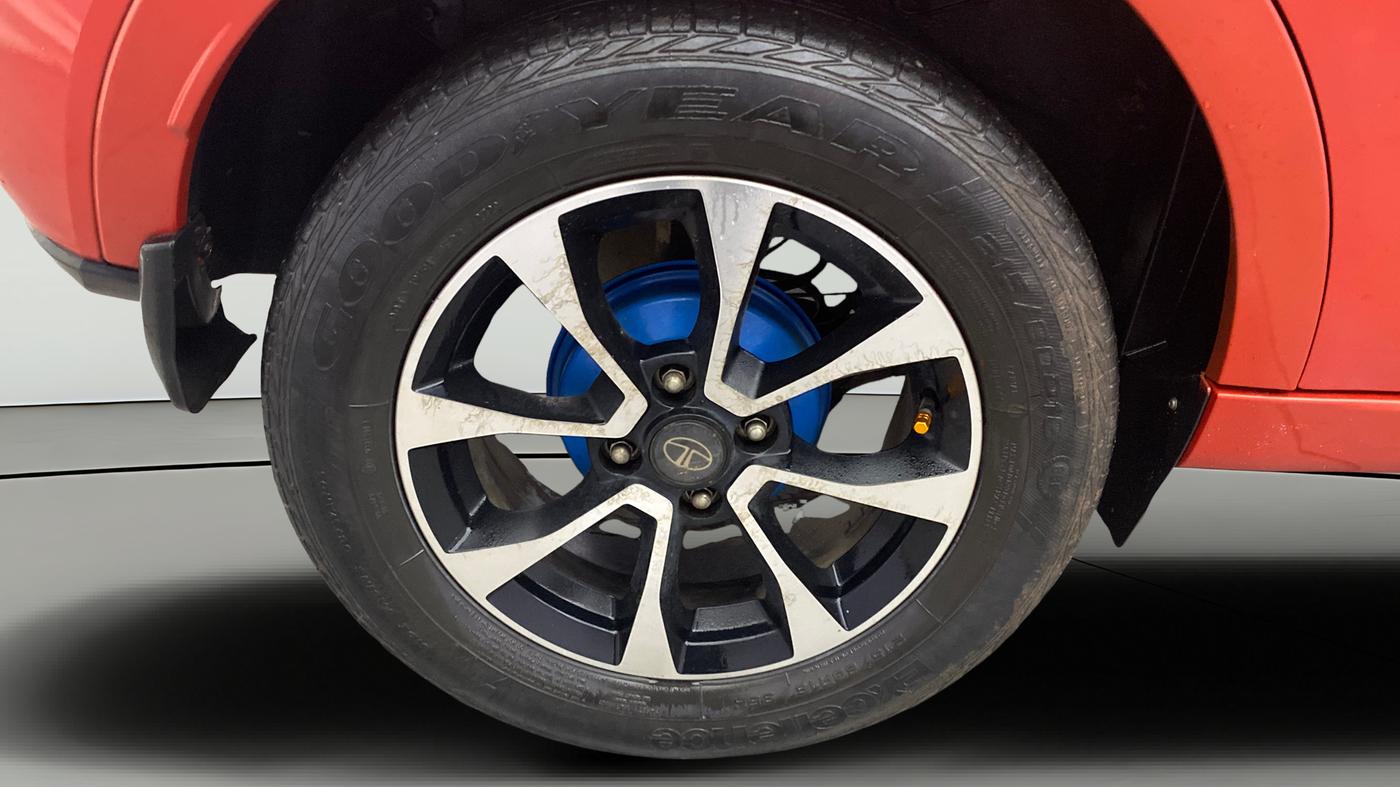 2020 Tata NEXON XZA PLUS SUNROOF PETROL, Petrol, Automatic, 44,718 km, Right Rear Wheel