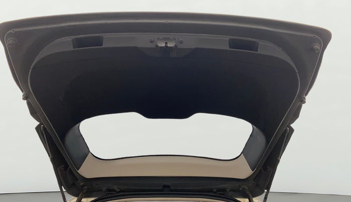 2021 Mahindra XUV700 AX 3 P MT 5 STR, Petrol, Manual, 40,193 km, Boot Door Open