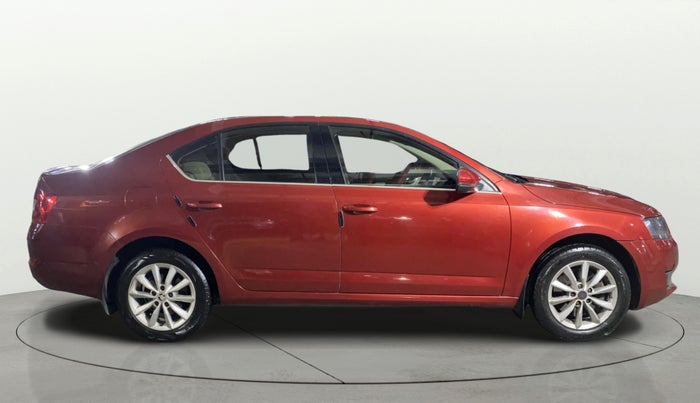 2016 Skoda Octavia STYLE PLUS AT 1.8 TSI, Petrol, Automatic, 53,253 km, Right Side View