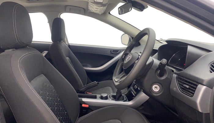 2022 Tata NEXON XM SUNROOF PETROL, Petrol, Manual, 23,108 km, Right Side Front Door Cabin