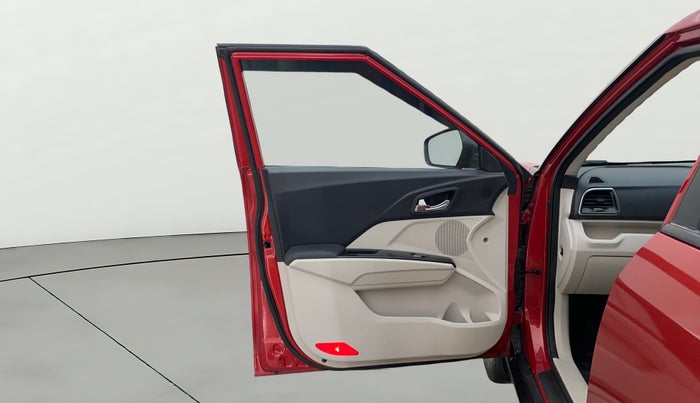 2019 Mahindra XUV300 W8 (O) 1.5 DIESEL, Diesel, Manual, 39,068 km, LHS Front Door