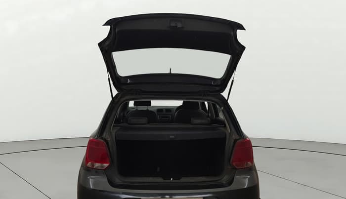 2015 Volkswagen Polo COMFORTLINE 1.5L, Diesel, Manual, 1,30,121 km, Boot Door Open