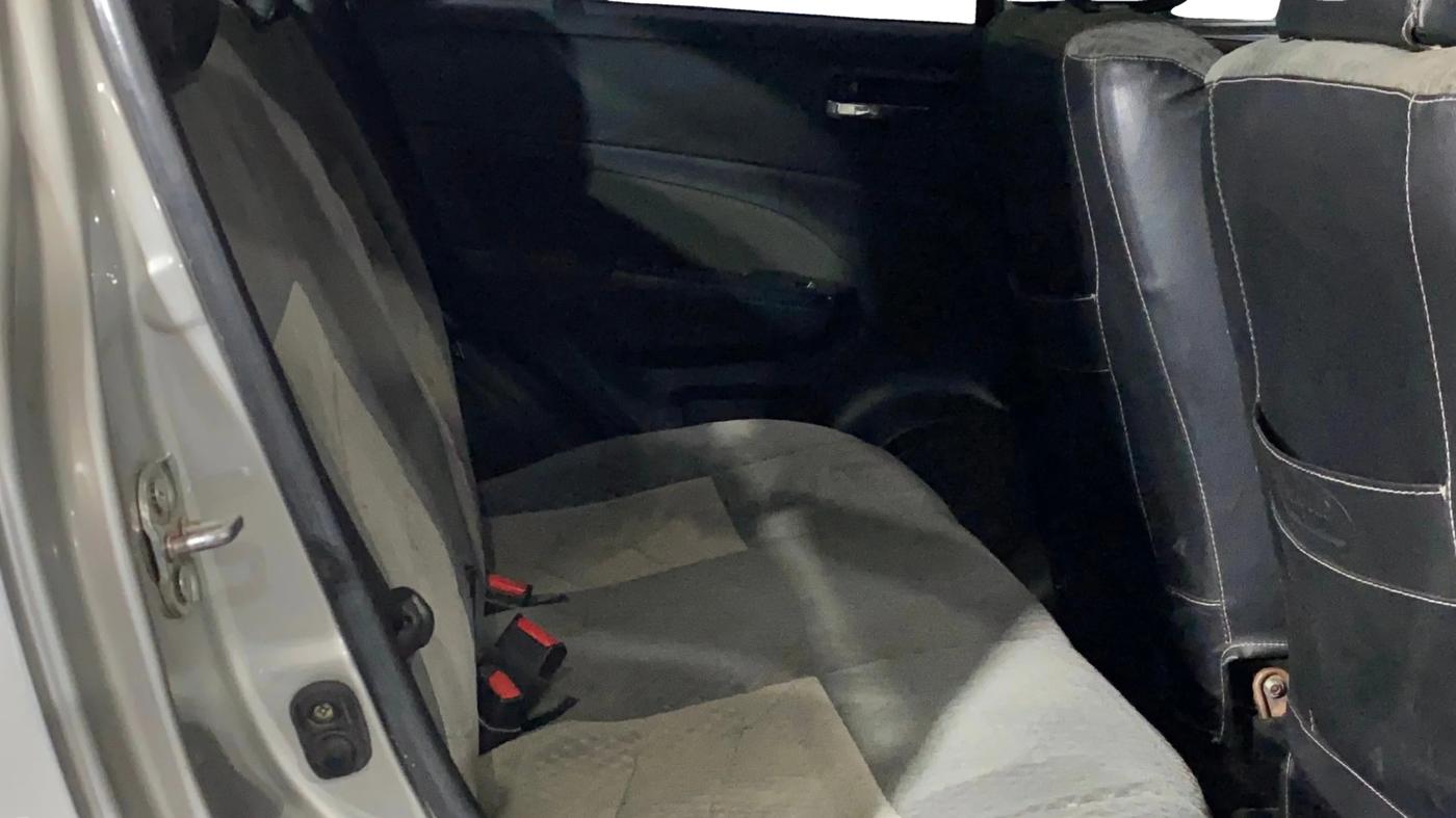 2013 Maruti Swift VXI, Petrol, Manual, 1,06,648 km, Right Side Rear Door Cabin