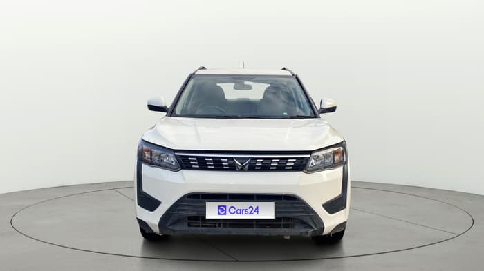 2023 Mahindra XUV300 W6 1.2 PETROL, Petrol, Manual, 52,358 km, Front