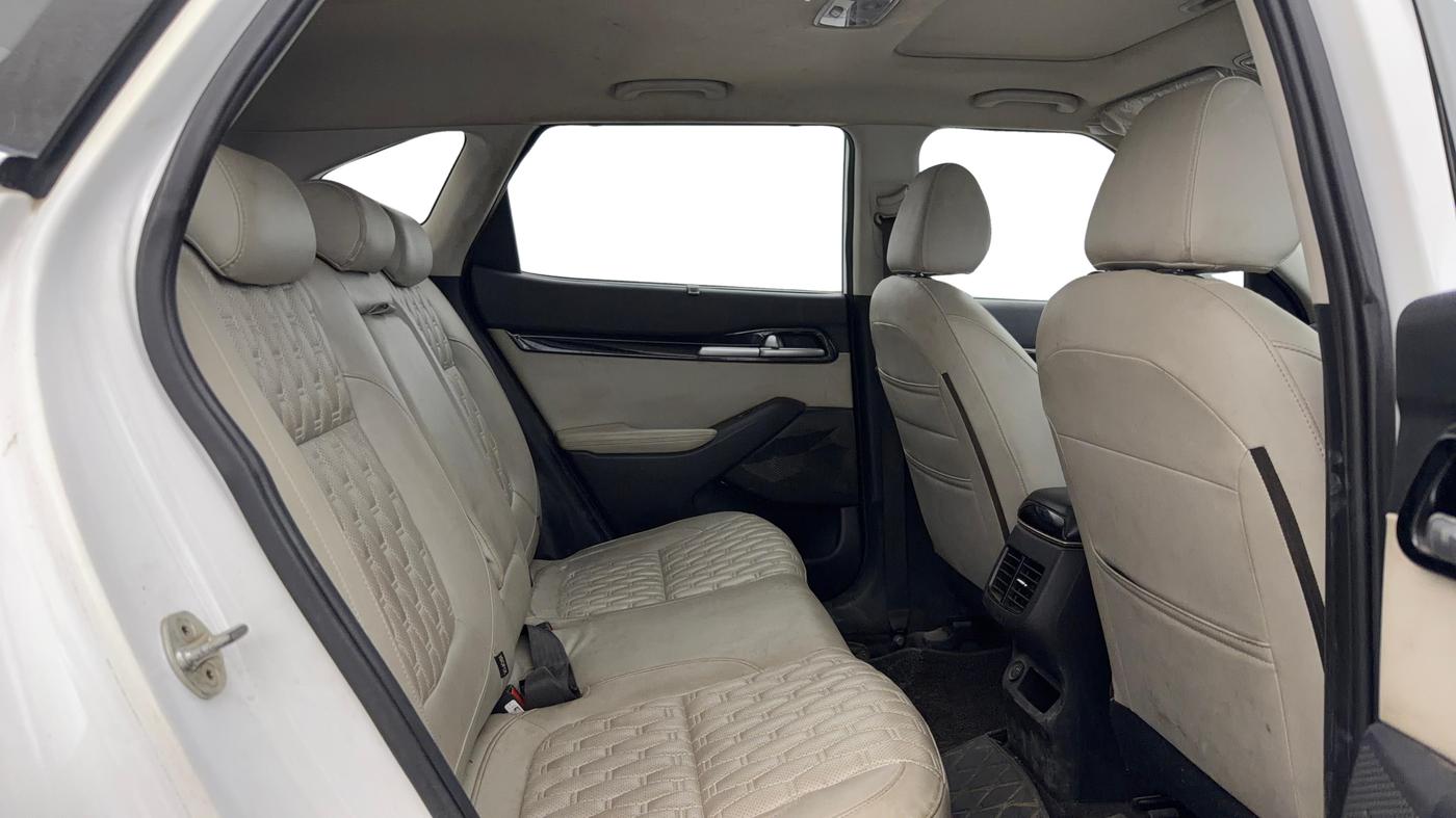 2020 KIA SELTOS HTX 1.5 PETROL, Petrol, Manual, 1,10,792 km, Right Side Rear Door Cabin