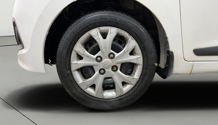 2015 Hyundai Grand i10 SPORTZ 1.2 KAPPA VTVT, CNG, Manual, 68,085 km, Left Front Wheel