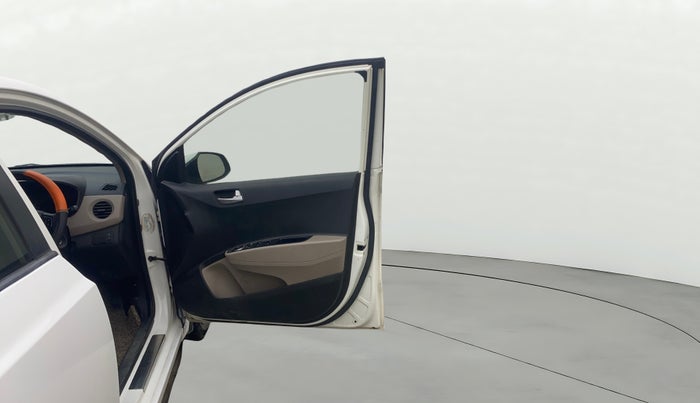 2016 Hyundai Xcent S 1.2, Petrol, Manual, 1,17,304 km, RHS Front Door