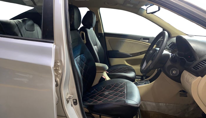 2017 Hyundai Verna 1.6 VTVT SX AT, Petrol, Automatic, 56,886 km, Right Side Front Door Cabin