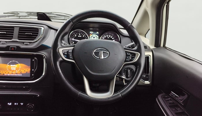 2019 Tata Hexa XM PLUS 4X2 7 STR, Diesel, Manual, 1,01,654 km, Steering Wheel Close Up