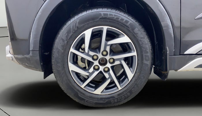2022 Mahindra XUV300 W8 (O) 1.5 DIESEL, Diesel, Manual, 23,722 km, Left Front Wheel