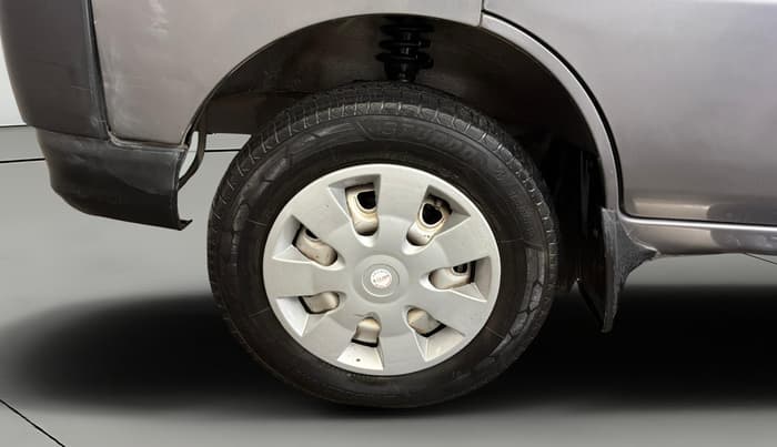 2019 Maruti Eeco 5 STR WITH A/C+HTR CNG, CNG, Manual, 1,06,043 km, Left Front Wheel