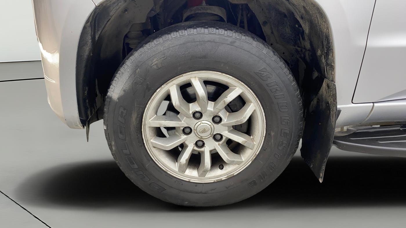 2016 Mahindra TUV300 T8, Diesel, Manual, 1,05,355 km, Left Front Wheel