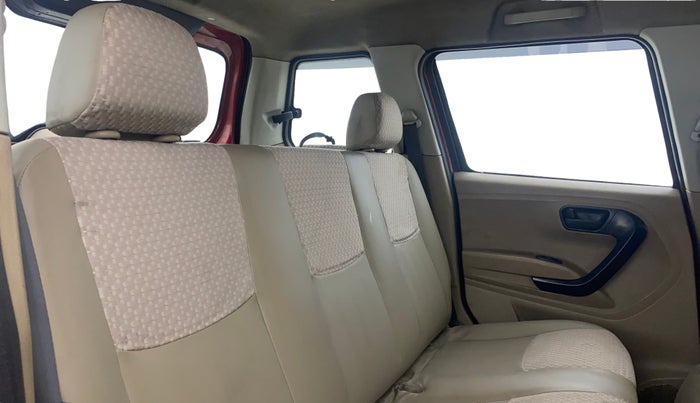 2016 Mahindra TUV300 T6, Diesel, Manual, 73,681 km, Right Side Rear Door Cabin