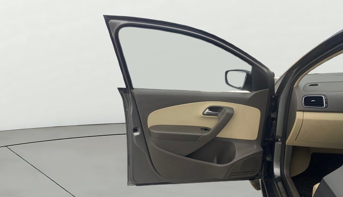 2013 Volkswagen Vento HIGHLINE 1.6 MPI, Petrol, Manual, 51,547 km, LHS Front Door