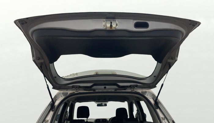 2017 Maruti Vitara Brezza ZDI, Diesel, Manual, 96,958 km, Boot Door Open