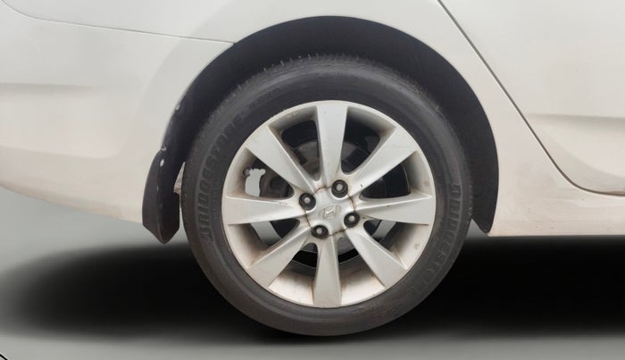 2013 Hyundai Verna FLUIDIC 1.6 VTVT SX, Petrol, Manual, 76,331 km, Right Rear Wheel