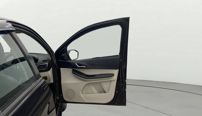 2022 Tata Tiago XZ PLUS CNG, CNG, Manual, 22,408 km, RHS Front Door